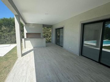 Casa en  venta, 5 ambientes, Haras Santa Maria, Escobar, GBA Norte