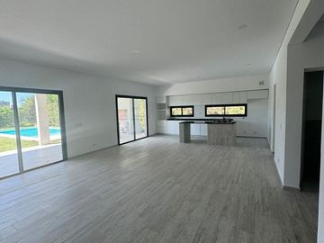 Casa en  venta, 5 ambientes, Haras Santa Maria, Escobar, GBA Norte