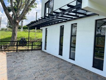 VENDO CASA CAMPESTRE EN EL EJE CAFETERO
