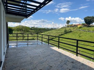 VENDO CASA CAMPESTRE EN EL EJE CAFETERO