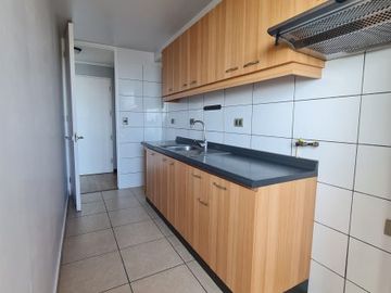 Vende departamento 3D+2B+E+B Gómez Carreño