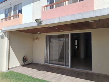 CASA EN VENTA EN JURIQUILLA