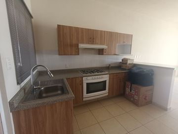 CASA EN VENTA EN JURIQUILLA