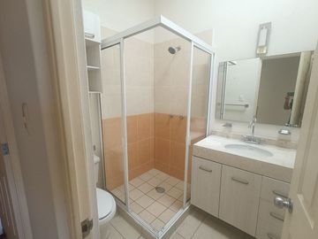 CASA EN VENTA EN JURIQUILLA
