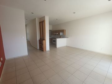 CASA EN VENTA EN JURIQUILLA