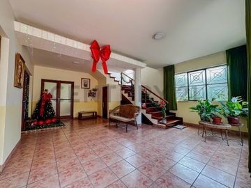 2 CASAS EN UNA - LINDA  VIENDA O PROYECTO INMOBILIARIO PARQUE FATIMA CHORRILLOS
