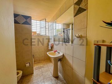 2 CASAS EN UNA - LINDA  VIENDA O PROYECTO INMOBILIARIO PARQUE FATIMA CHORRILLOS
