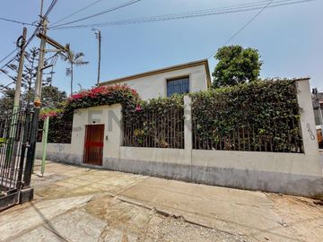 2 CASAS EN UNA - LINDA  VIENDA O PROYECTO INMOBILIARIO PARQUE FATIMA CHORRILLOS
