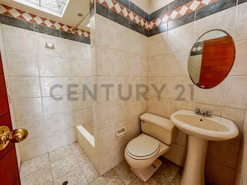 2 CASAS EN UNA - LINDA  VIENDA O PROYECTO INMOBILIARIO PARQUE FATIMA CHORRILLOS