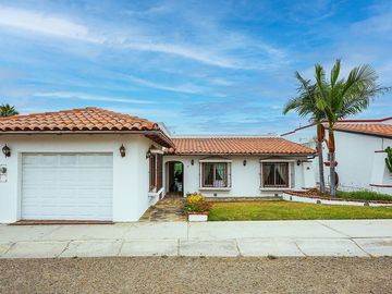 Communidad de campo de golf casa de un solo nivel de 4 dormitorios