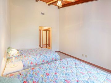 Communidad de campo de golf casa de un solo nivel de 4 dormitorios