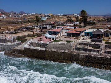 ¡Casa frente al mar con playa de arena por menos de $700 000!