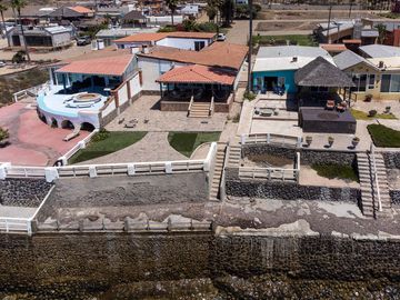 ¡Casa frente al mar con playa de arena por menos de $700 000!