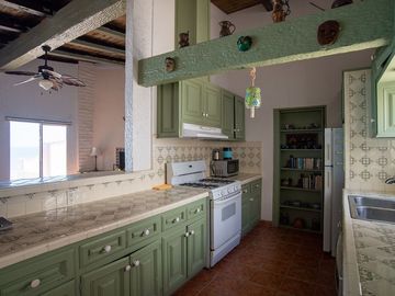 ¡Casa frente al mar con playa de arena por menos de $700 000!