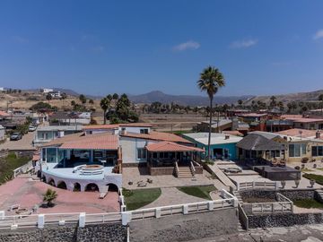 ¡Casa frente al mar con playa de arena por menos de $700 000!
