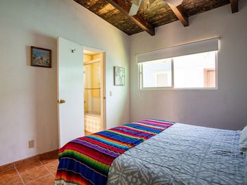 ¡Casa frente al mar con playa de arena por menos de $700 000!