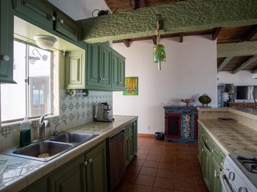 ¡Casa frente al mar con playa de arena por menos de $700 000!