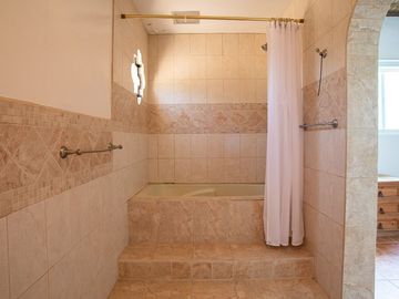 ¡Casa frente al mar con playa de arena por menos de $700 000!