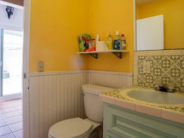¡Casa frente al mar con playa de arena por menos de $700 000!