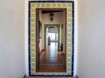¡Casa frente al mar con playa de arena por menos de $700 000!