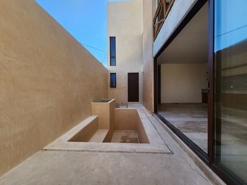 TOWNHOUSES de tres niveles cerca de la playa.