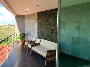 CASA EN VENTA EN LOMAS DE ANGELOPOLIS