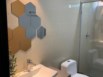 CASA EN VENTA EN LOMAS DE ANGELOPOLIS