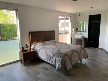 CASA EN VENTA EN LOMAS DE ANGELOPOLIS