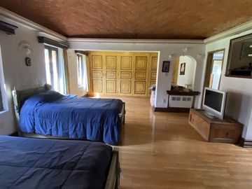CASA EN VENTA, CLUB DE GOLF HACIENDA, JARDIN GRANDE, VIGILANCIA.
