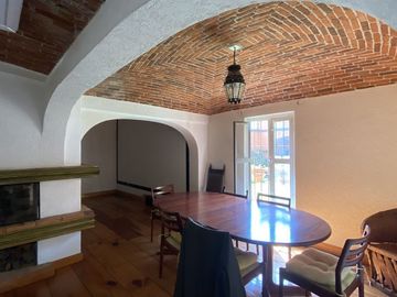 CASA EN VENTA, CLUB DE GOLF HACIENDA, JARDIN GRANDE, VIGILANCIA.