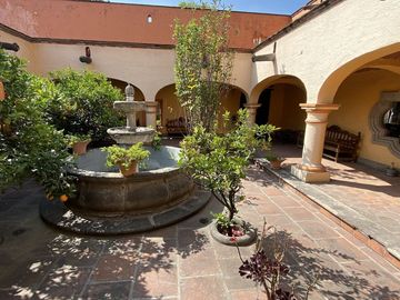 CASA EN VENTA, CLUB DE GOLF HACIENDA, JARDIN GRANDE, VIGILANCIA.