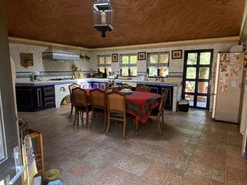 CASA EN VENTA, CLUB DE GOLF HACIENDA, JARDIN GRANDE, VIGILANCIA.