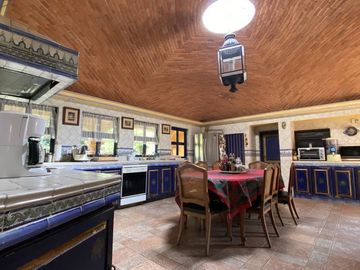 CASA EN VENTA, CLUB DE GOLF HACIENDA, JARDIN GRANDE, VIGILANCIA.