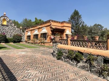 CASA EN VENTA, CLUB DE GOLF HACIENDA, JARDIN GRANDE, VIGILANCIA.