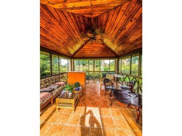 VENDO CASA EN LOS MOLINOS - BOQUETE