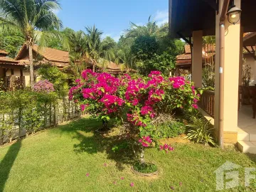 Villa in undisturbed location in well maintained Sunflower