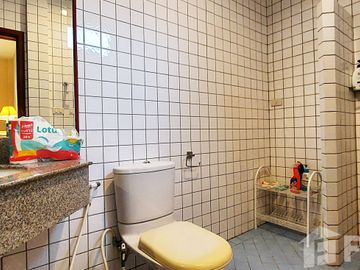 Villa in undisturbed location in well maintained Sunflower