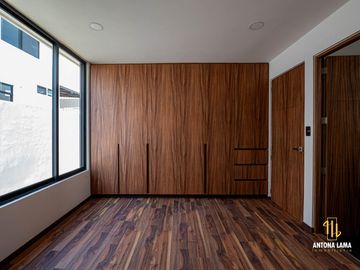 Casa en venta en lomas de Angelópolis II, parque Sofía