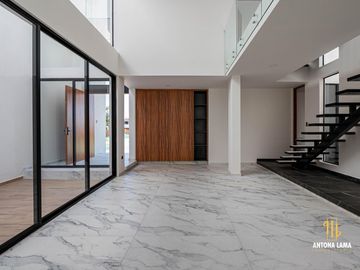 Casa en venta en lomas de Angelópolis II, parque Sofía