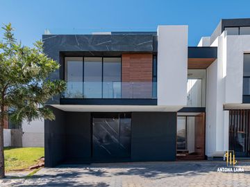 Casa en venta en lomas de Angelópolis II, parque Sofía