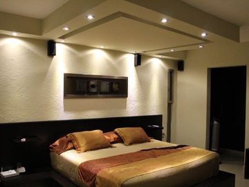LOMAS DEL SOL, Casa en VENTA con amplio jardin de 150 m2 y estancia de TV