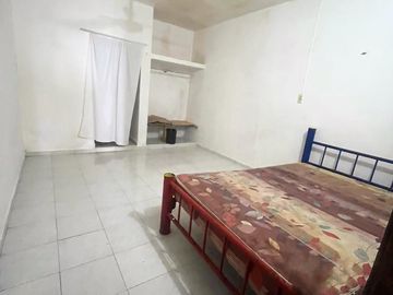 Casa con Local Comercial en Santa Ana