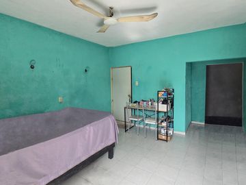 Casa con Local Comercial en Santa Ana