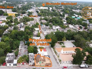 Casa con Local Comercial en Santa Ana