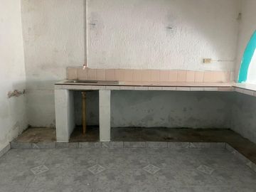 Casa con Local Comercial en Santa Ana