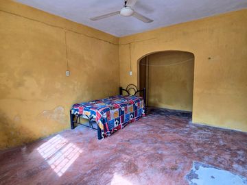 Casa con Local Comercial en Santa Ana