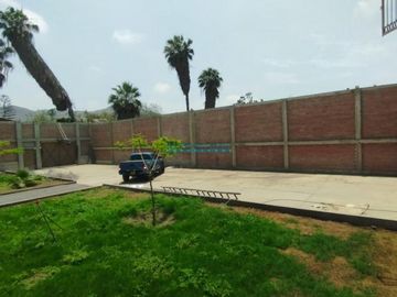 Casas Venta AV. Uno  - PACHACAMAC
