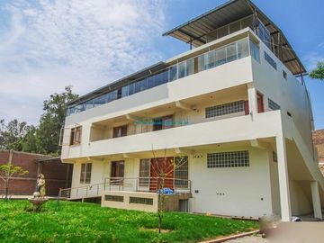 Casas Venta AV. Uno  - PACHACAMAC