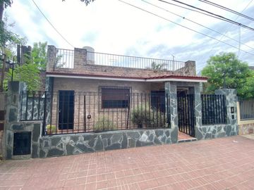 VENTA CASA 2 DORMITORIOS EN LA FLORIDA