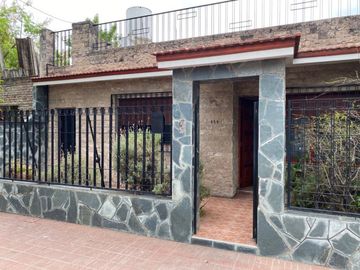 VENTA CASA 2 DORMITORIOS EN LA FLORIDA